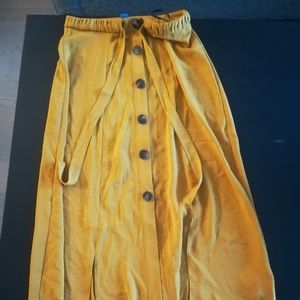 3/$20 Forever 21, Mustard mid length skirt size 4